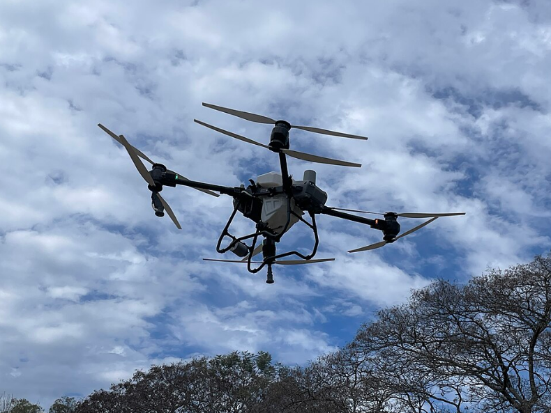 重陽掃墓防山火出新招！消防無人機可載80公升水　AI幫手監察火場